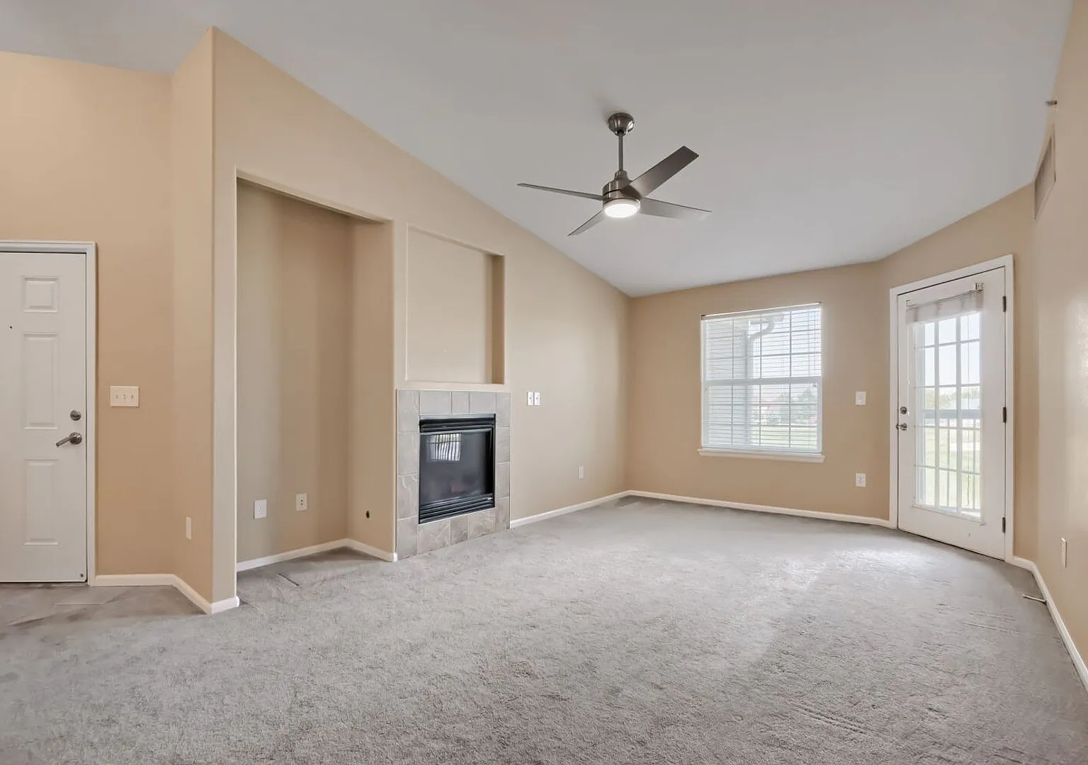 500 Off 1st Month's Rent**Beautiful 2 Bedroom/2 Bathroom Condo At Blue Sky At Vista Ridge - Avail... — Photo 1