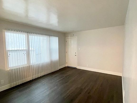 4th image of 5393 E Ocean Blvd APT 4