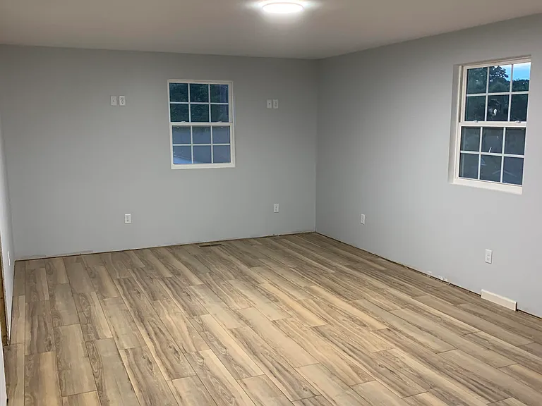 905 Ardmore Dr — Photo 3