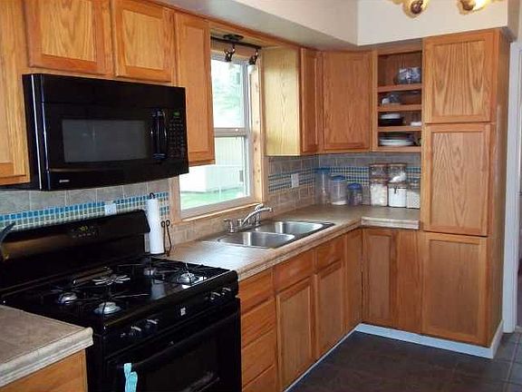 3rd image of 630 Doran Ave