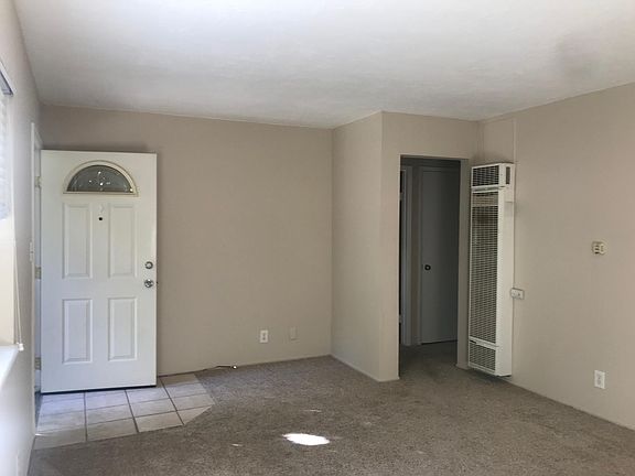 4th image of 1042 Bridgeview Dr