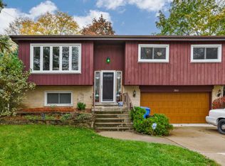 560 Figard Ln, Des Plaines, IL