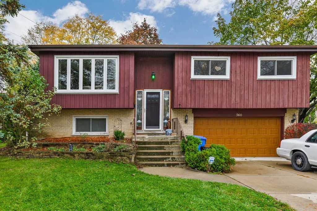 560 Figard Ln photo 1