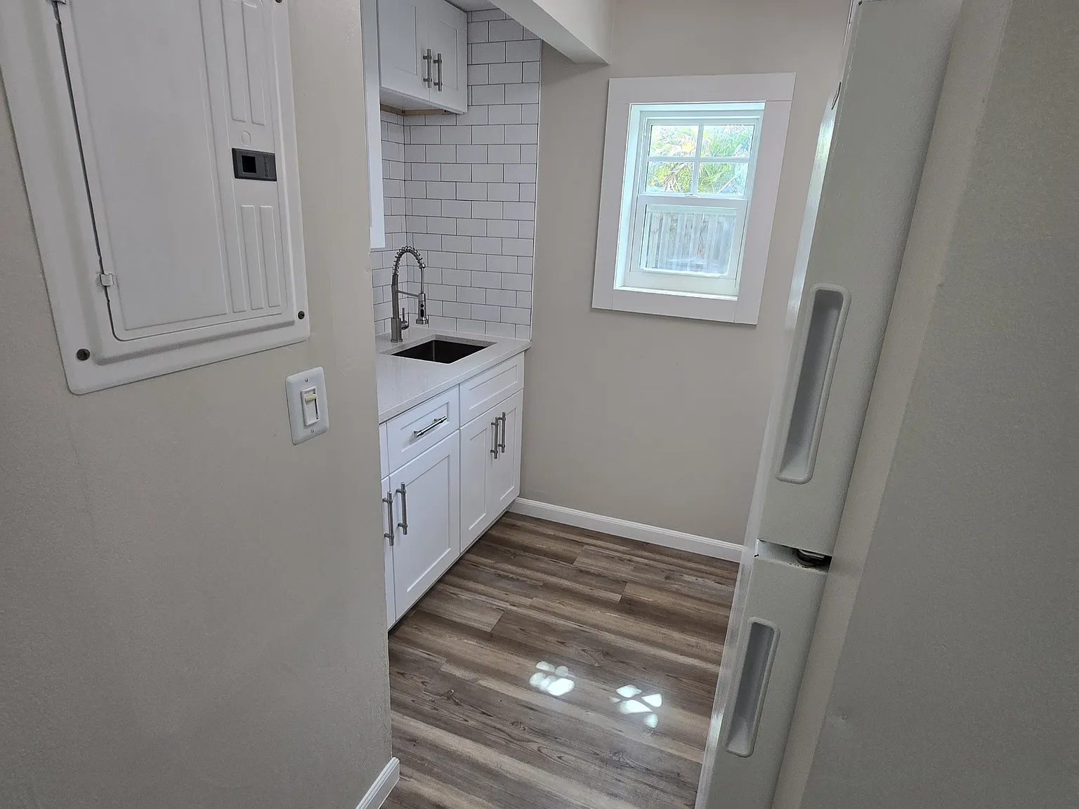 611 NE 10th Ave — Photo 1