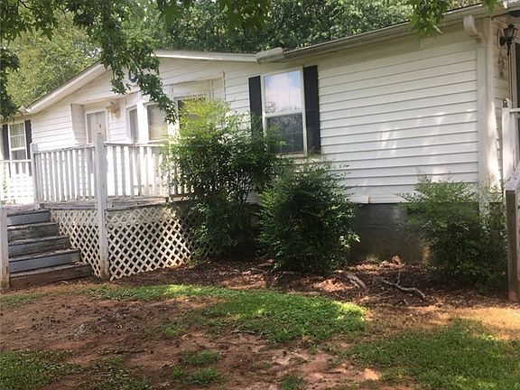 3rd image of 105 Gray Fox Ln