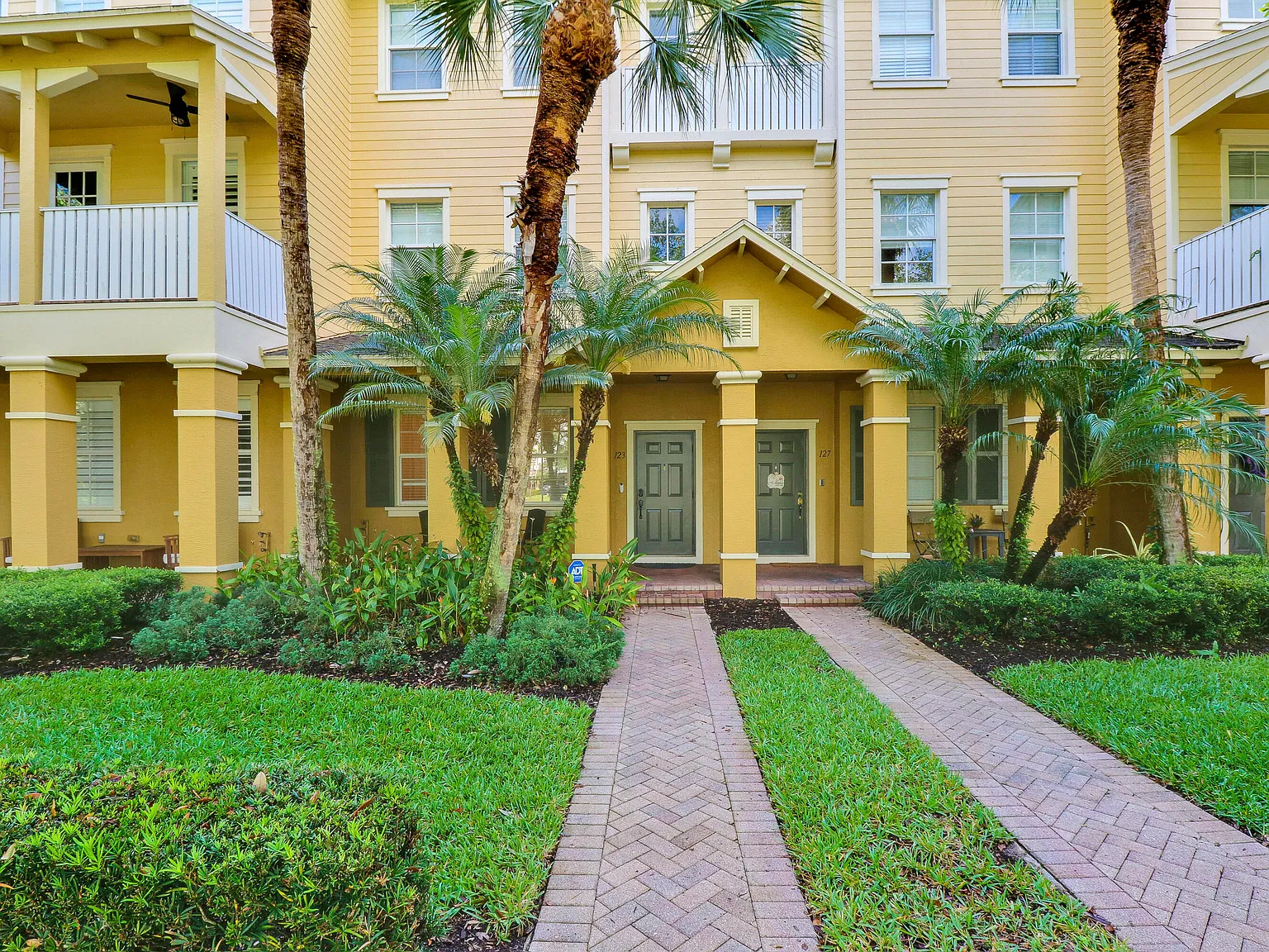 2 bed, 2.5 bath, 1597 sqft, $4,000 — Photo 2