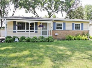 680 Walnut Rd, Wauconda, IL 60084