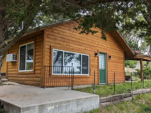 22 Stange Cir, Cozad, NE 69130