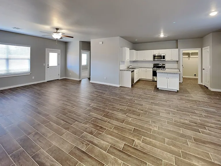 12432 Armstrong Dr — Photo 5