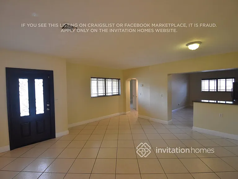 623 W 63rd Dr — Photo 2