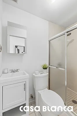 Bathroom, photo 2