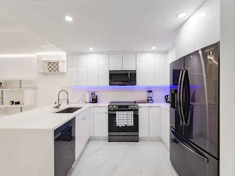 2301 Collins Ave #529 — Photo 15
