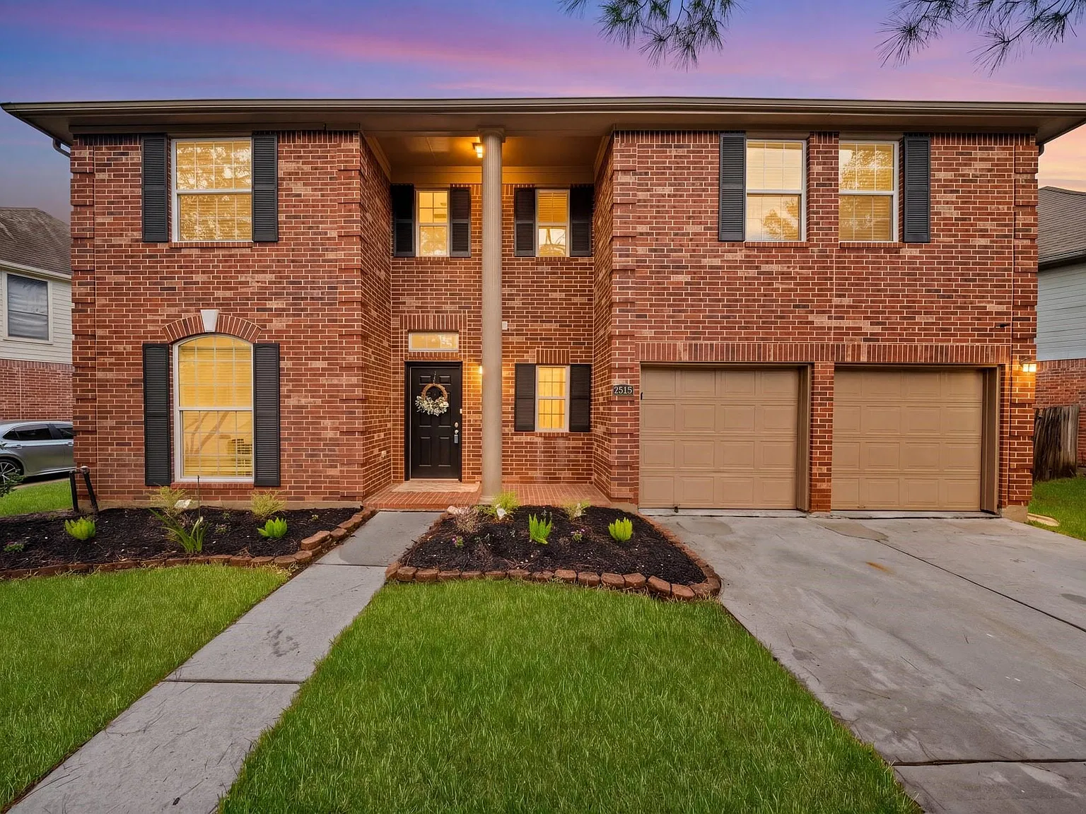 4 bed, 2.5 bath, 2574 sqft, $2,495 — Photo 2