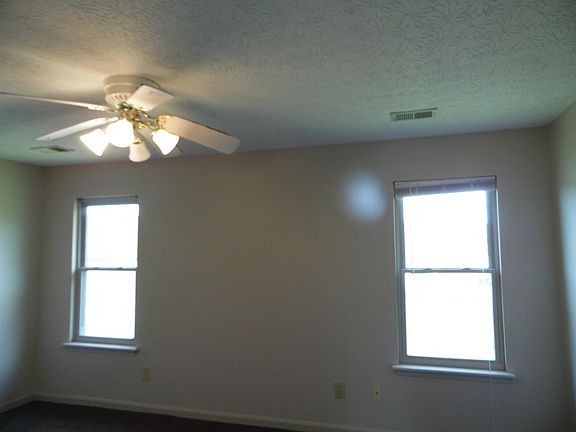 5th image of 3811 Sugar Creek Dr