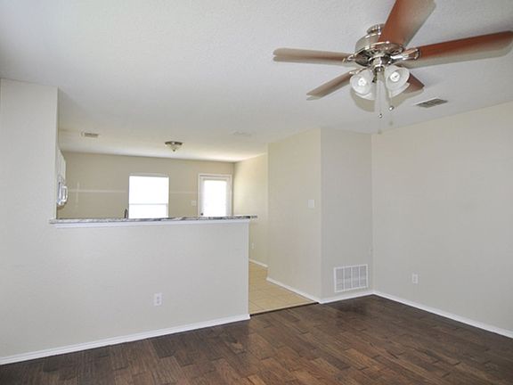 4th image of 632 Rosario Ln