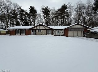 91 Lake Shore Dr, Youngstown, OH