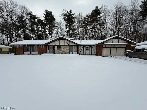 91 Lake Shore Dr, Youngstown, OH 44511