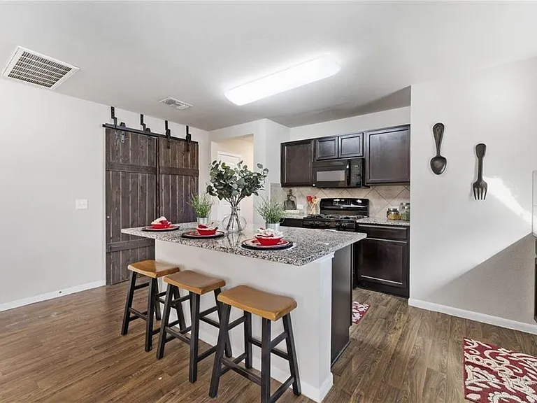 222 Camellia Dr — Photo 7