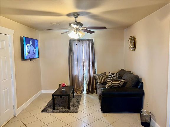 2nd image of 4816 Avenue K
