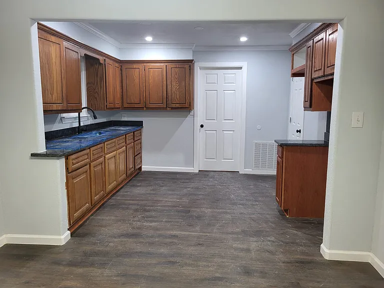 1115 B St NW — Photo 2