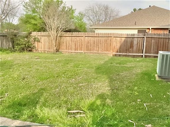 5th image of 806 Foxborrough Ln