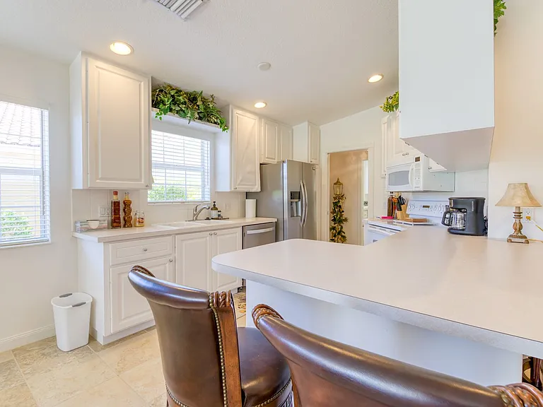 7390 Emilia Ln — Photo 2