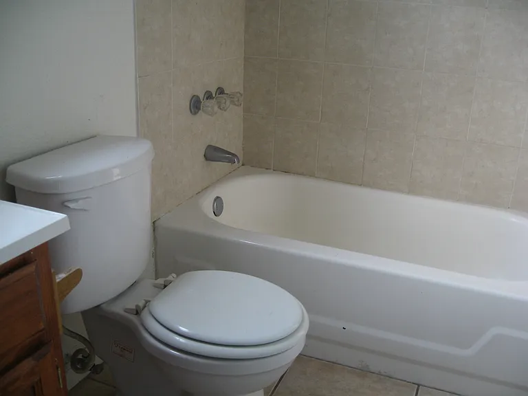 2771 1/2 Glenwood Pl — Photo 2