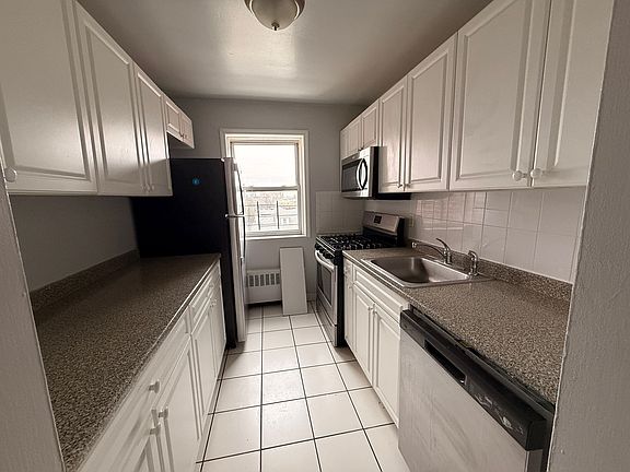 2nd image of 9 62nd St #5KE