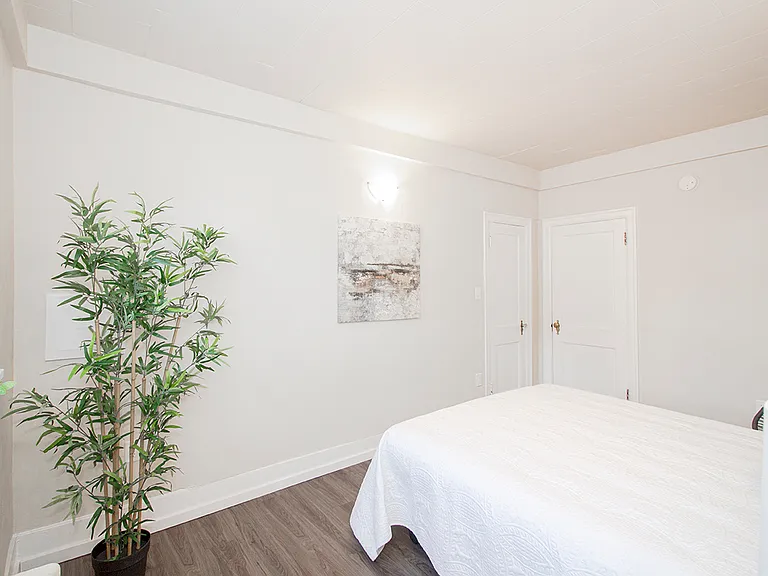 129 Lenore St #14 — Photo 14