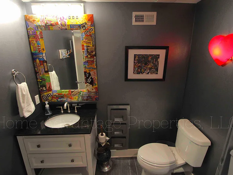 924 Burchwood Ave — Photo 27