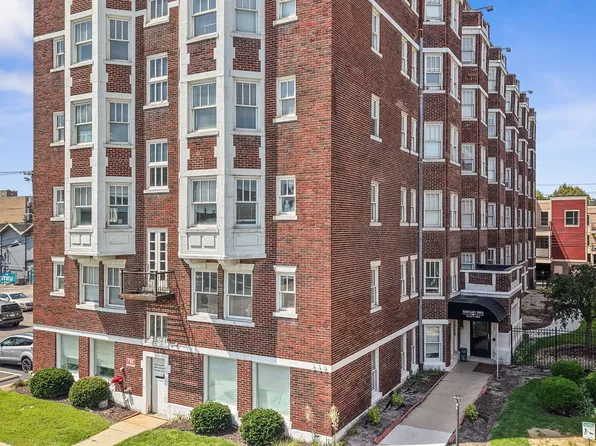 230 E 9th St APT 503, Indianapolis, IN 46204