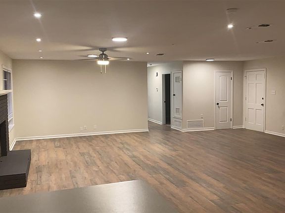 5th image of 1 S Hermitage Dr