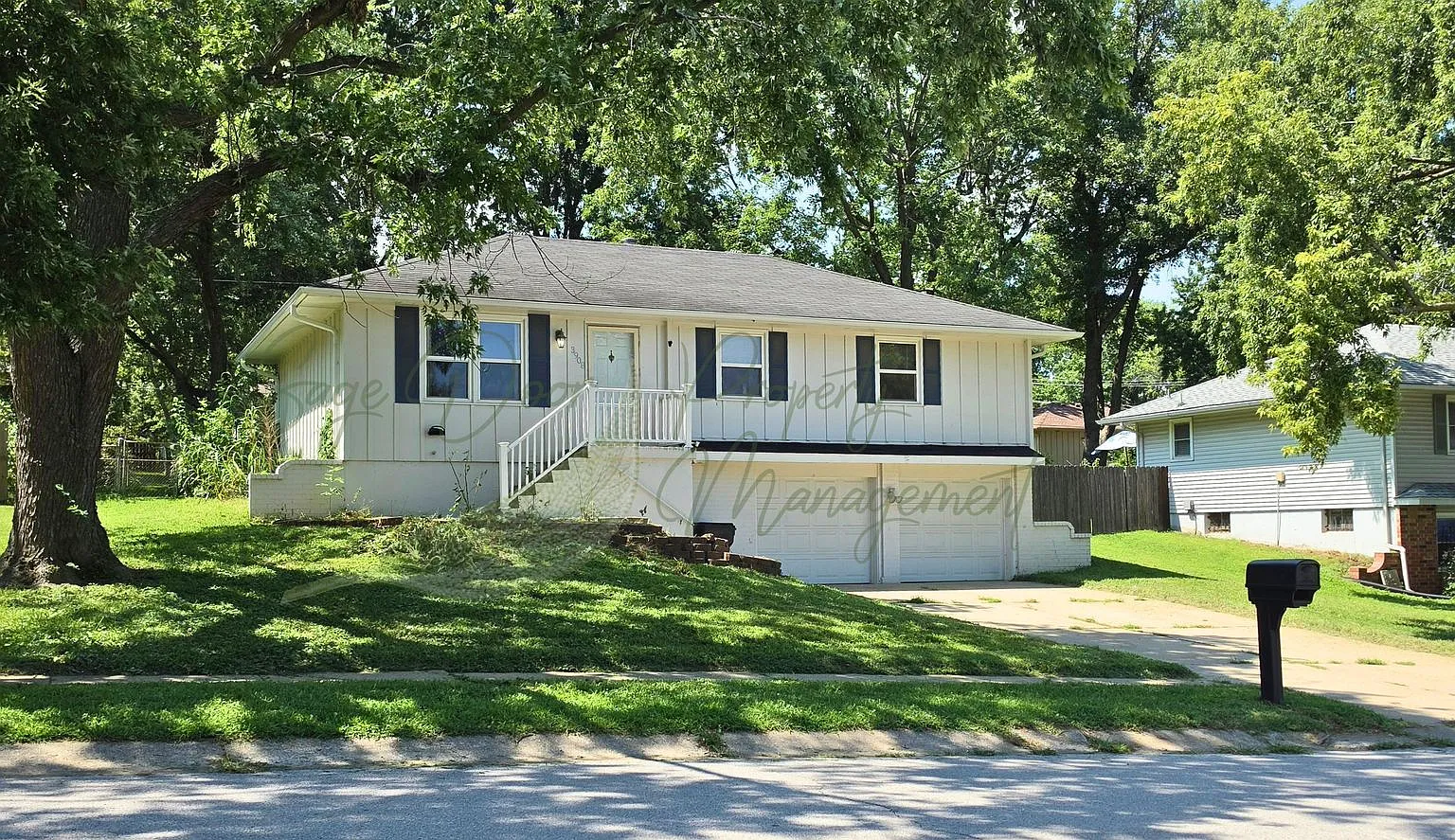 Spacious 3-Bedroom Home with Finished Lower Level, Fenced Yard & 2-Car Garage! — Photo 2