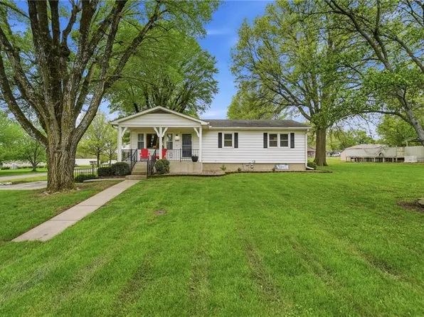 444 E Ash St, Drexel, MO 64742