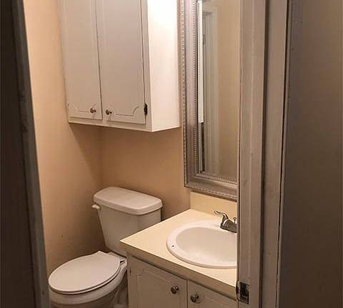 5th image of 131 Lexington Dr