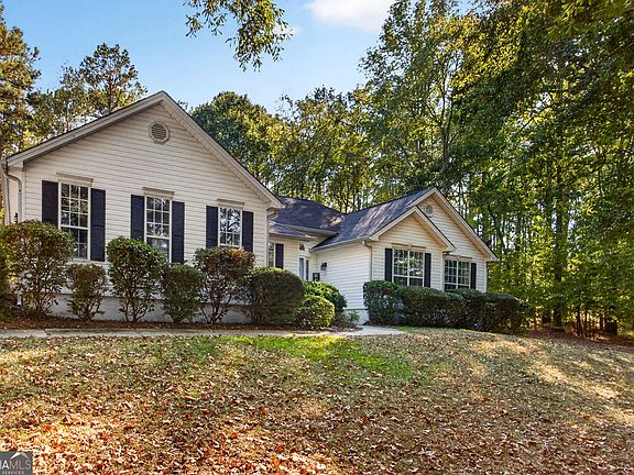 3rd image of 27 Hickory Ln