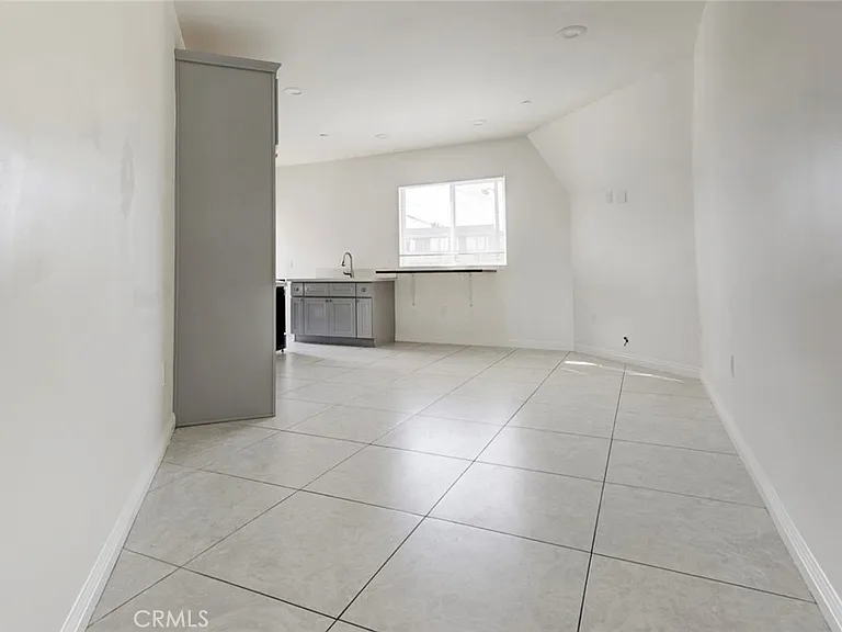 14328 Gilmore St #5 — Photo 6