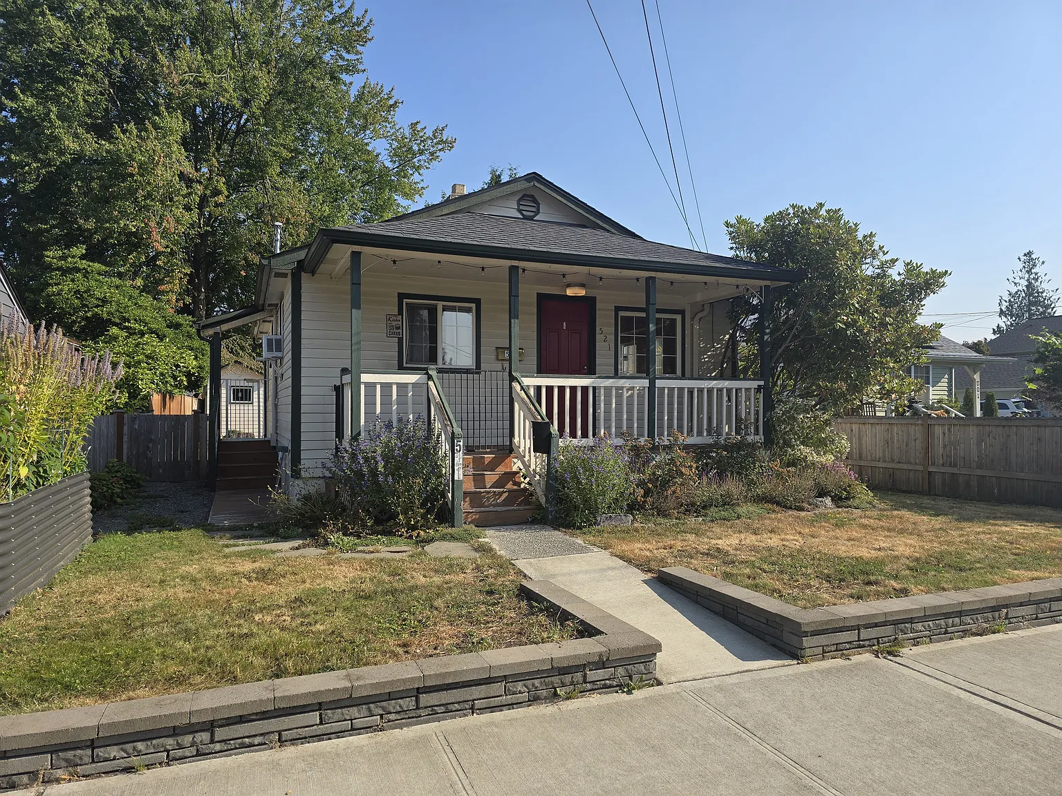 3 bed, 1.5 bath, 1260 sqft, $2,250 — Photo 2