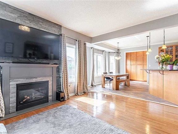 5th image of 2393 Whitehorn Dr