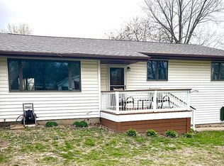 204 Sunset Dr, New London, IA 52645