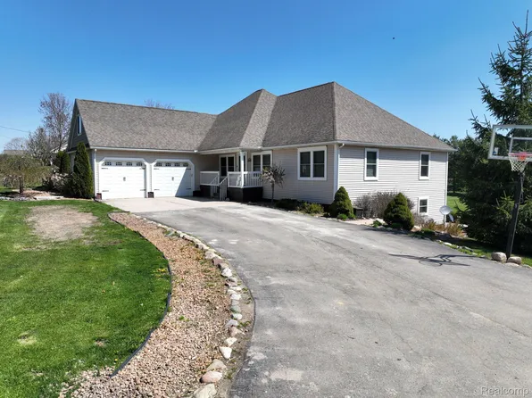 14077 Bird Rd, Byron, MI 48418