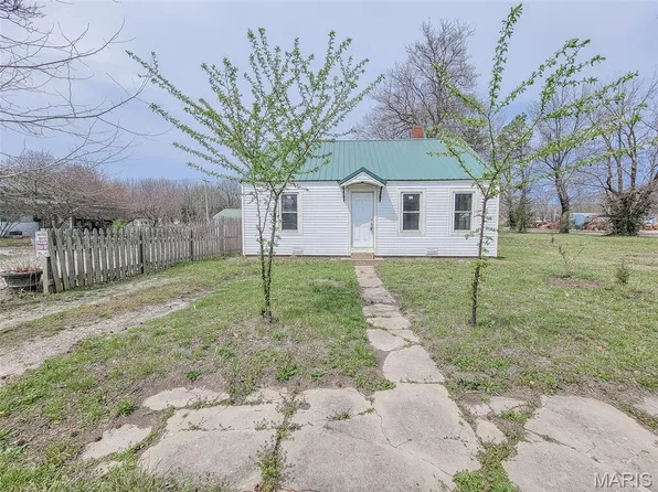 307 W Eldon St, Saint James, MO 65559