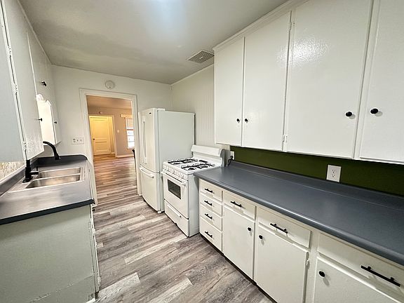3rd image of 2115 S Polk St #1