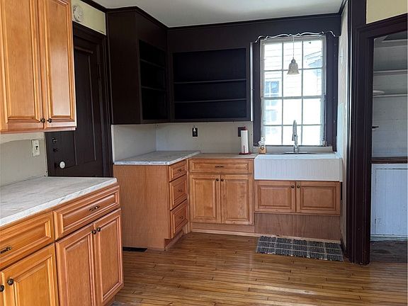 3rd image of 344 Sheldon Rd