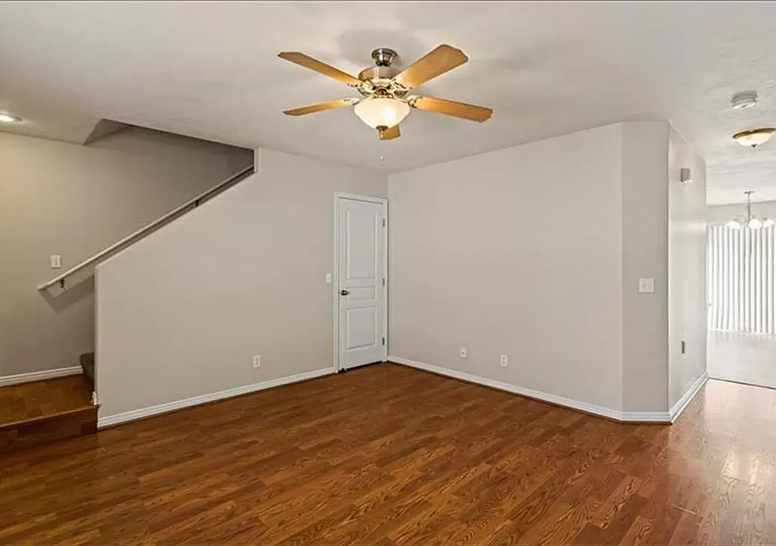 3 bed 2 bath townhome with garage - Bedrock — Photo 3