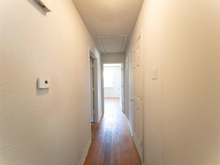 814 Eastlake St — Photo 18