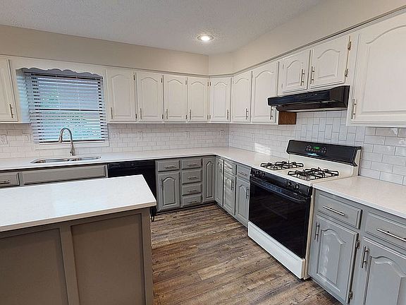 2nd image of 232 Winding Way