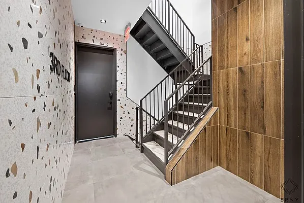 Rented by ERNY LLC | media 21