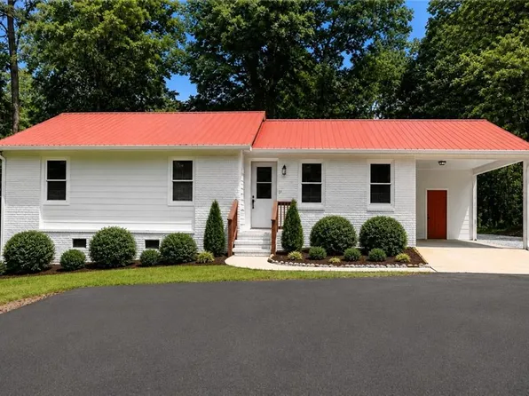 26 Ridgeview Ct, Dahlonega, GA 30533