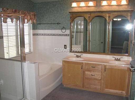 3rd image of 1086 Las Palmas Entrad Ave
